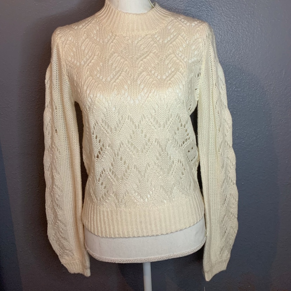 GB small cream knit sweater